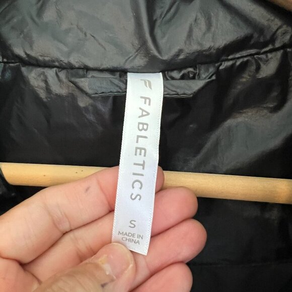 Fabletics Women's Essential Puffer Winter Jacket SMALL in Black - Picture 11 of 14